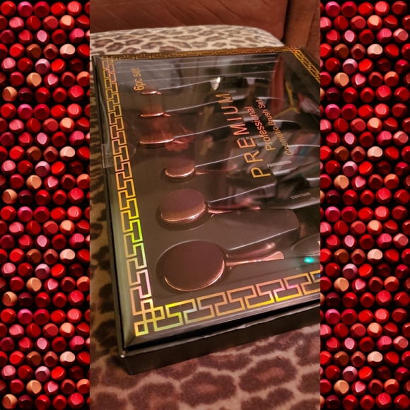 6 Oval Plush Soft Prodessional Cosmetic Brush Set - Picture 2 of 3